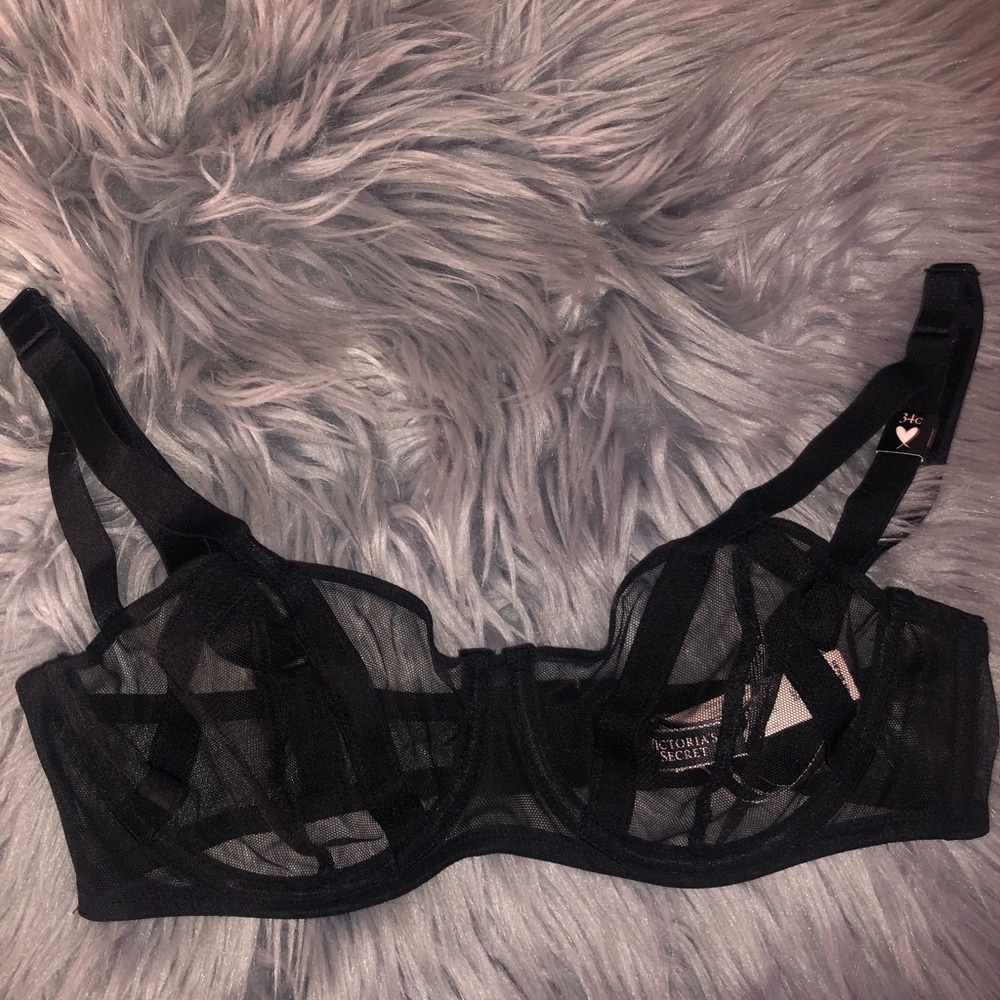 Victoria secret Very Sexy Mesh balconet bra!